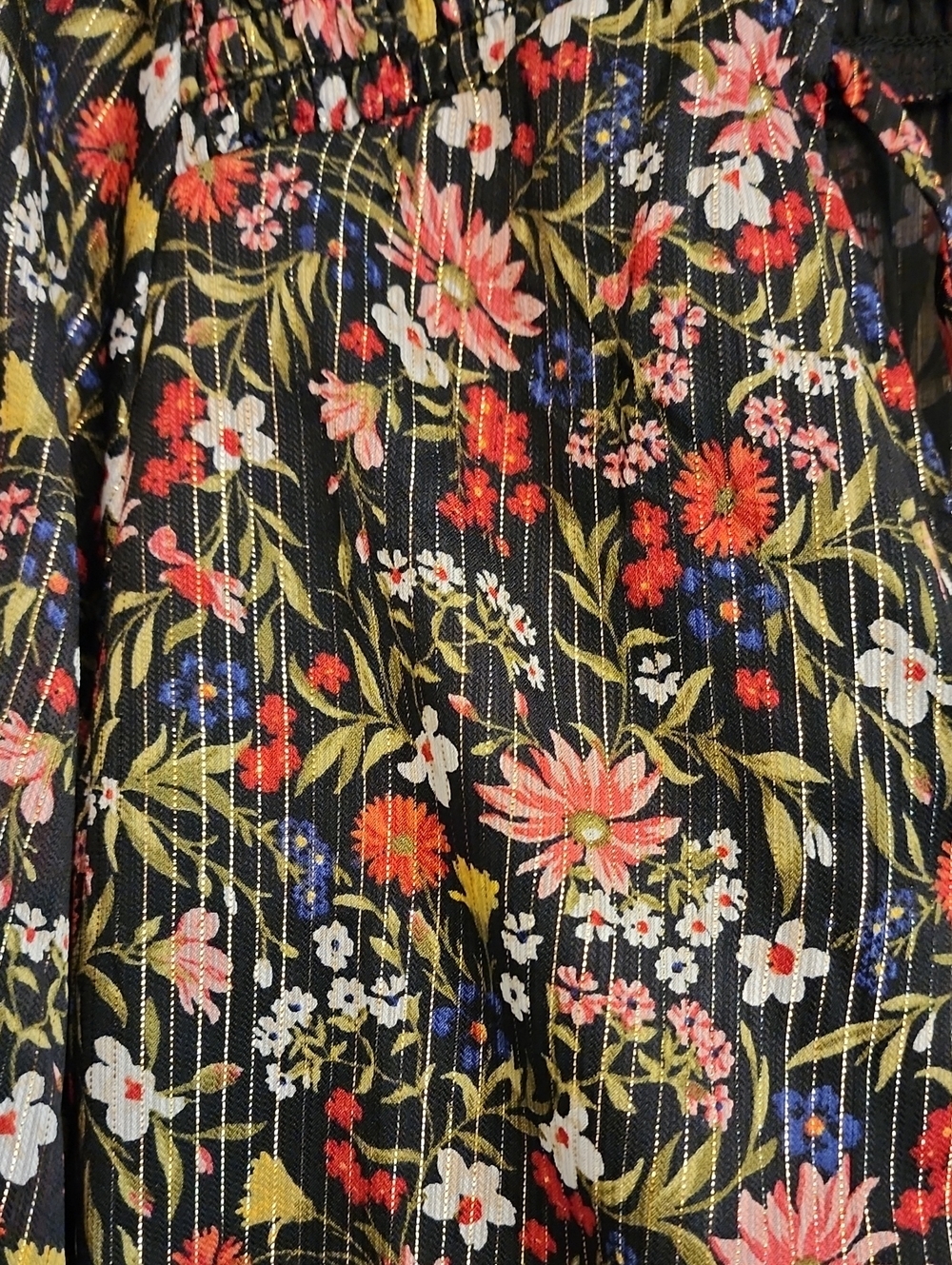 Old Navy Flowy Floral Top - Picture 3 of 17